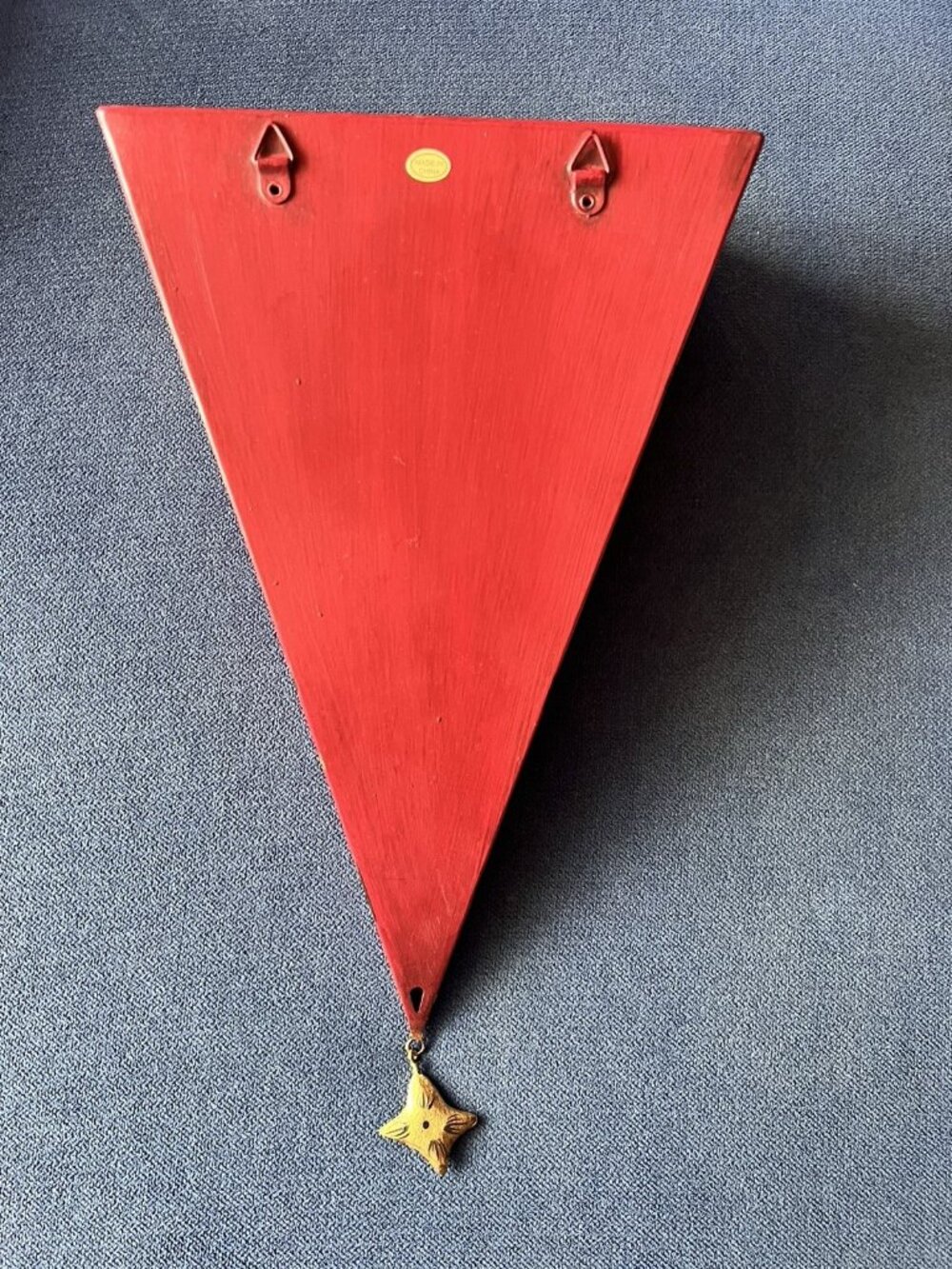 SOUTHERN LIVING Red Metal Triangular Wall Sconce Shelf Floral 14"L x 8"W Painted - Picture 9 of 9